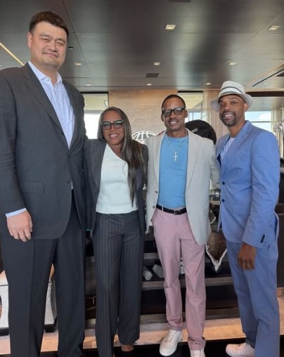 开云体育娱乐app安全-岁月如梭！WNBA名宿晒出与姚明&amp;弗朗西斯及阿尔斯通合影