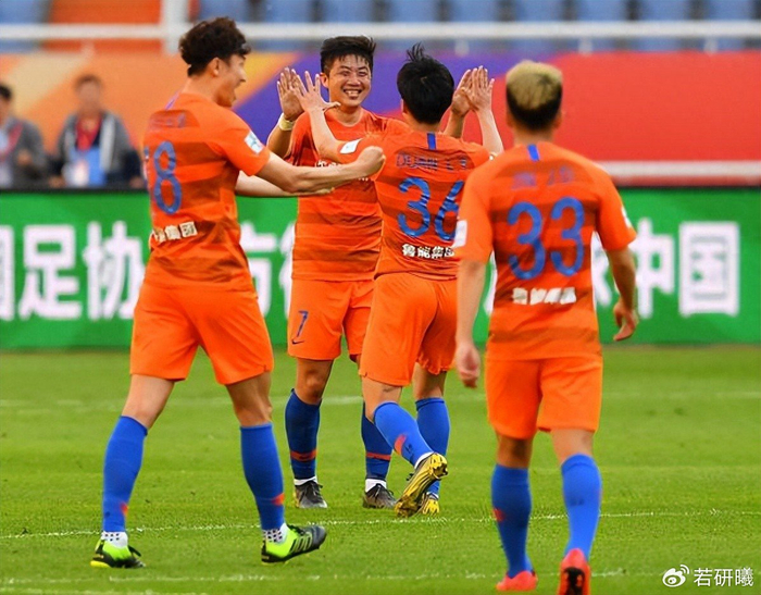 开云娱乐app安全登录-马德鲁加曾被视为鲁能离队热门，如今为何依然没走，原因找到了|阿尔瓦罗|洛佩斯|本菲卡足球俱乐部|山东泰山|克雷桑_新浪体育_新浪新闻